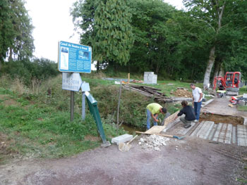 j4-travaux-rigole-hilvern.jpg