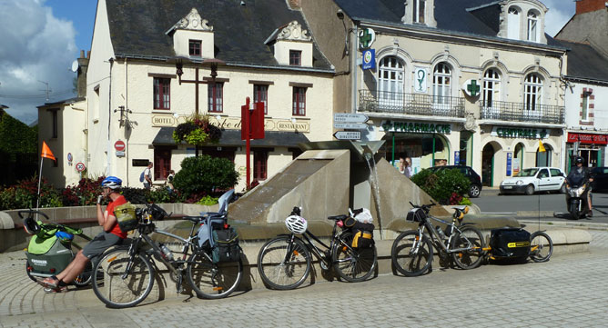 j8-blain-ravitaillement.jpg